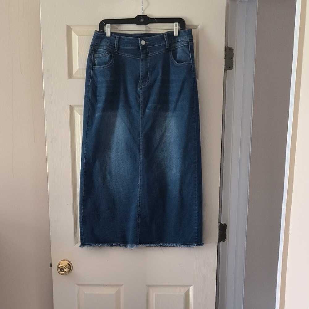 Women's Denim Midi Pencil Skirt With Back Split